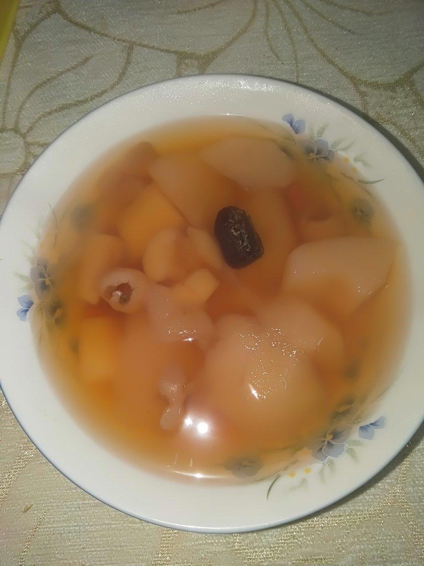 冬天可以喝的养生汤～山药红枣枸杞梨山楂桂圆汤(润燥、消食、解腻)