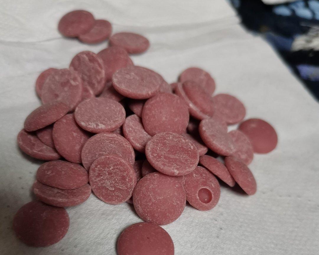 嘉利宝红宝石巧克力不能作为制作彩色奶油的原材料