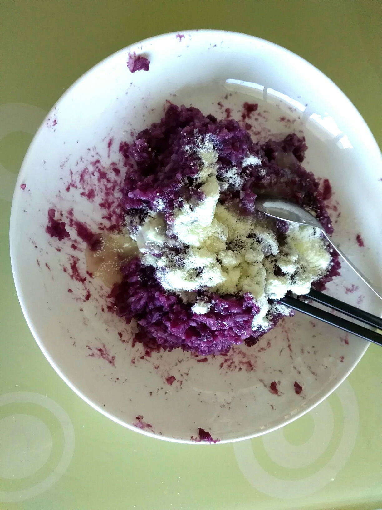 简单好吃的糯米饭紫薯卷的做法 步骤1