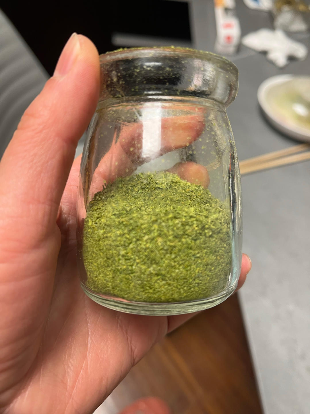 自制“欧芹碎”。