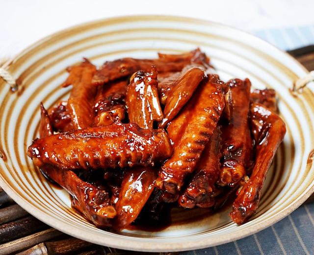 越吃越上瘾的啤酒烧鸭翅的做法