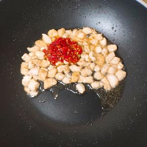 超下饭的剁椒鸡丁的做法 步骤4