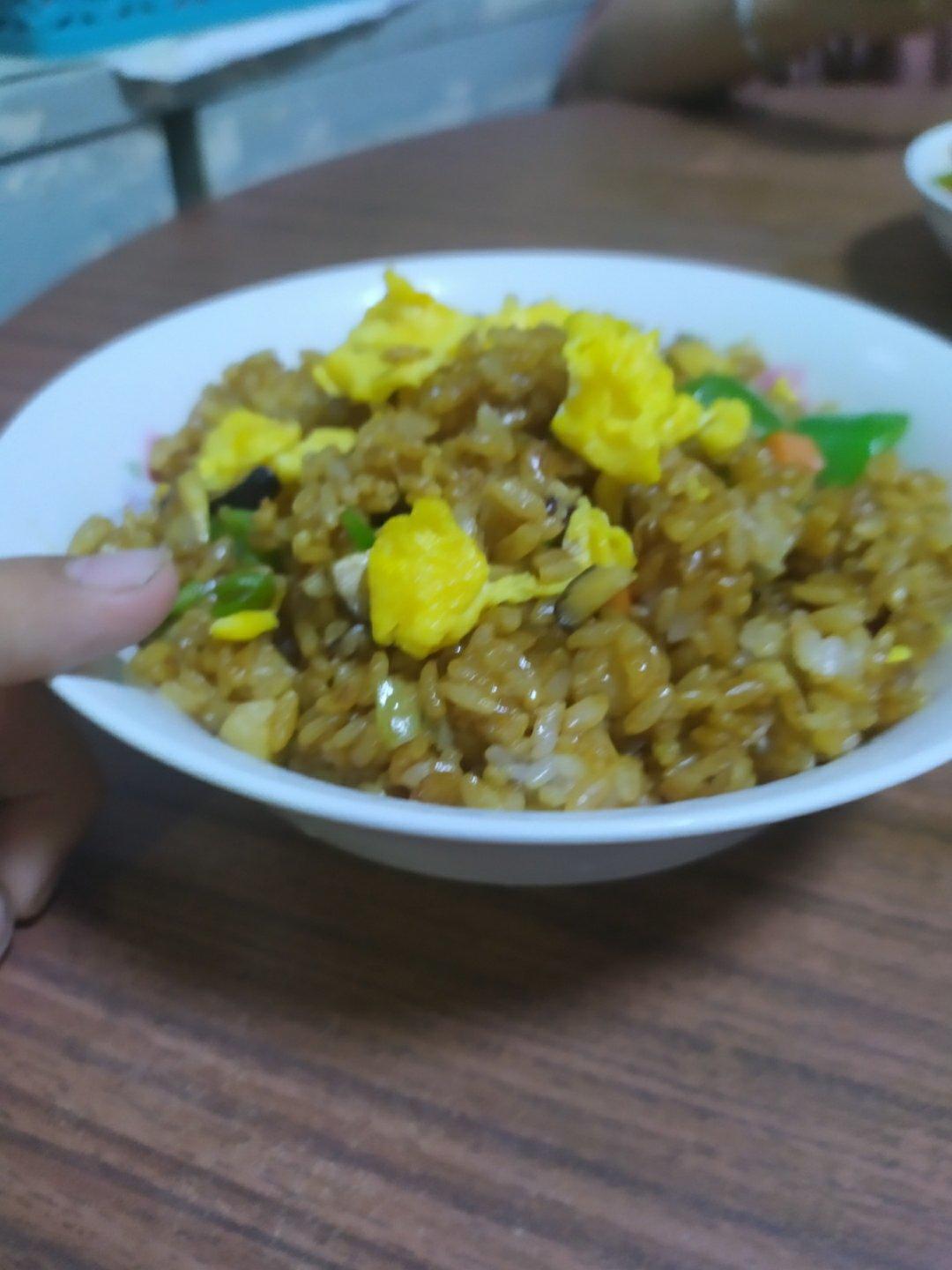 圆白菜酱油炒饭