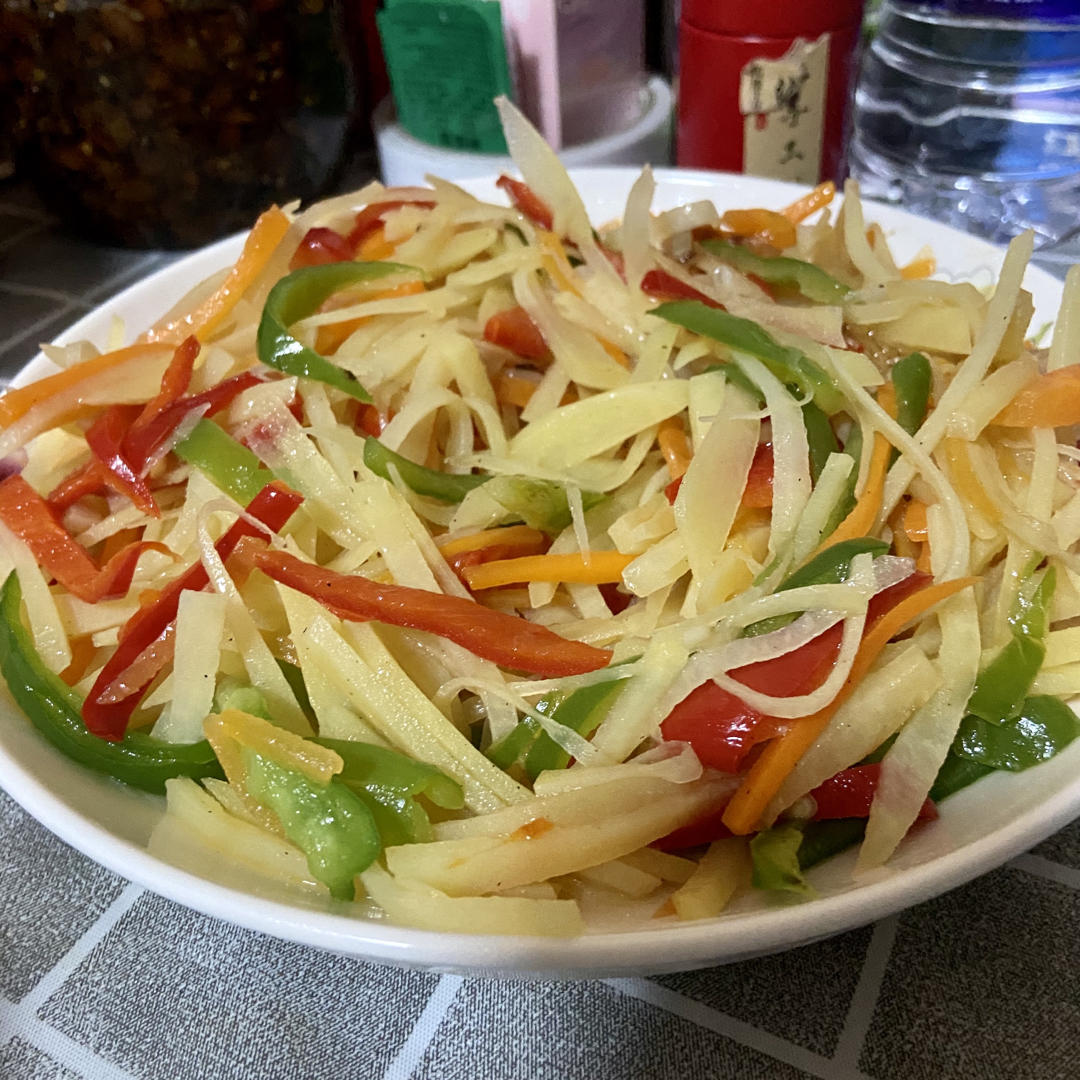 青椒炒胡萝卜土豆丝