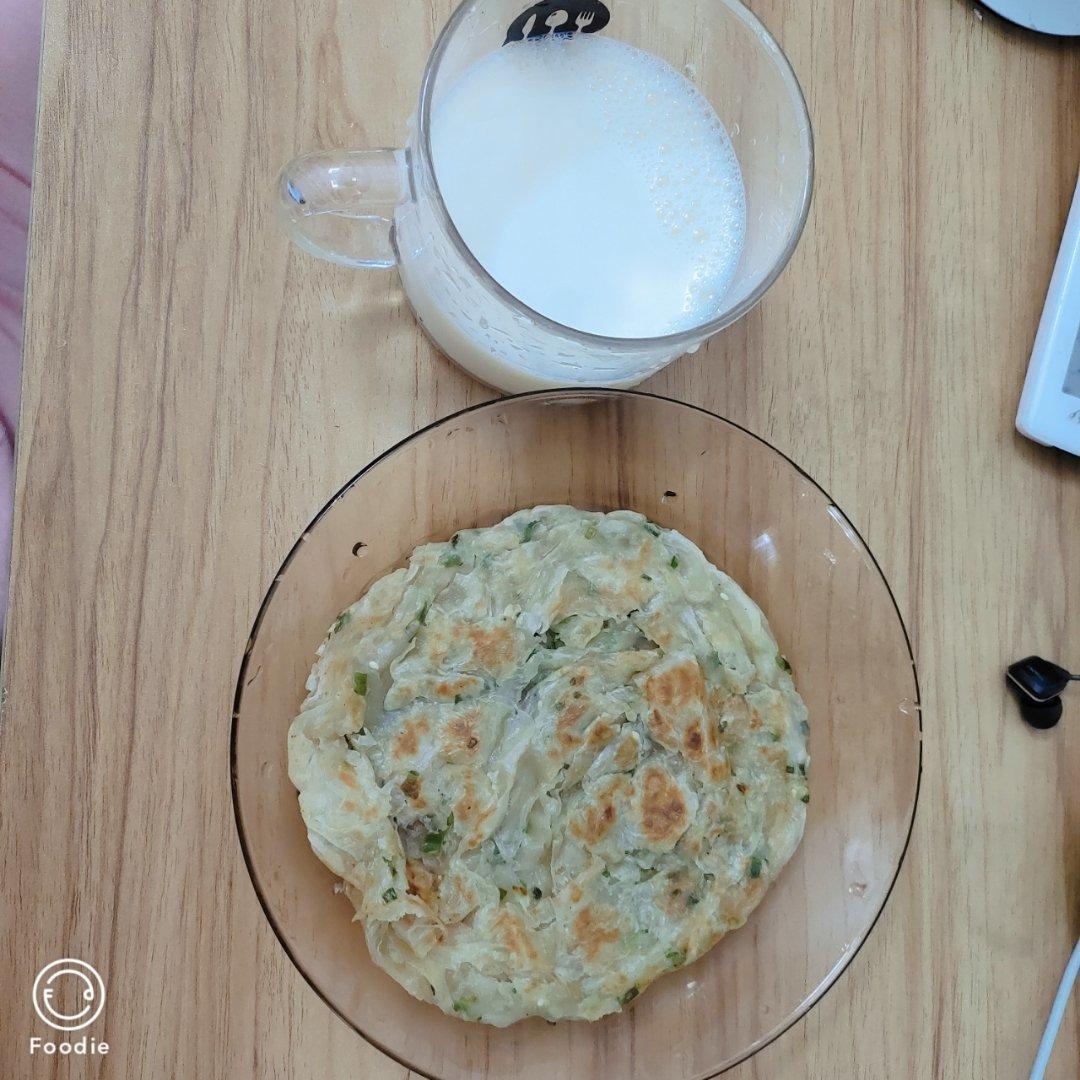 酥脆版葱油饼 看向往的生活也想吃葱油饼配香肠