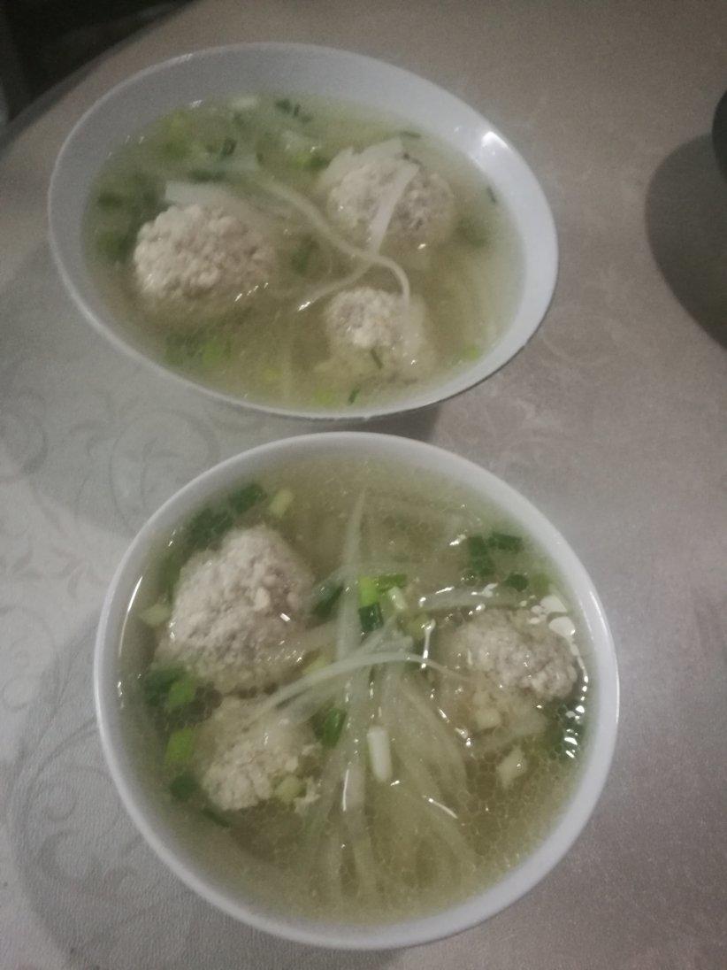 【10分钟系列】白萝卜豆腐圆子汤