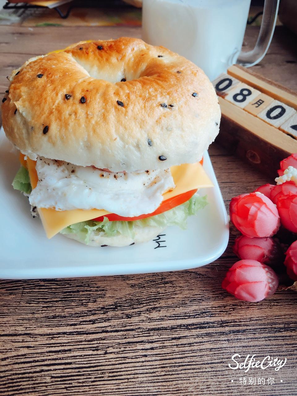 黑芝麻全麦贝果