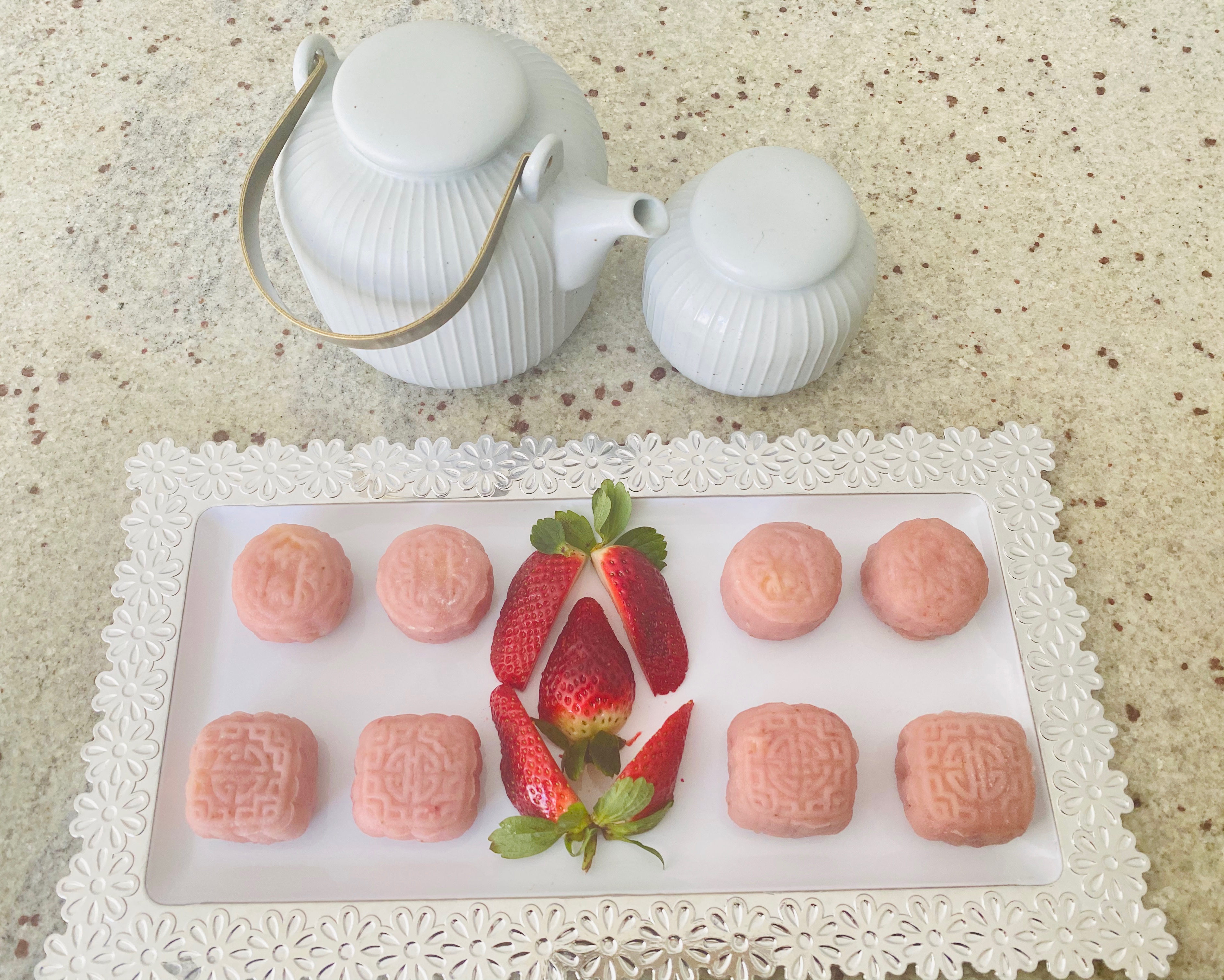 草莓冰皮奶黄馅月饼的做法 步骤16