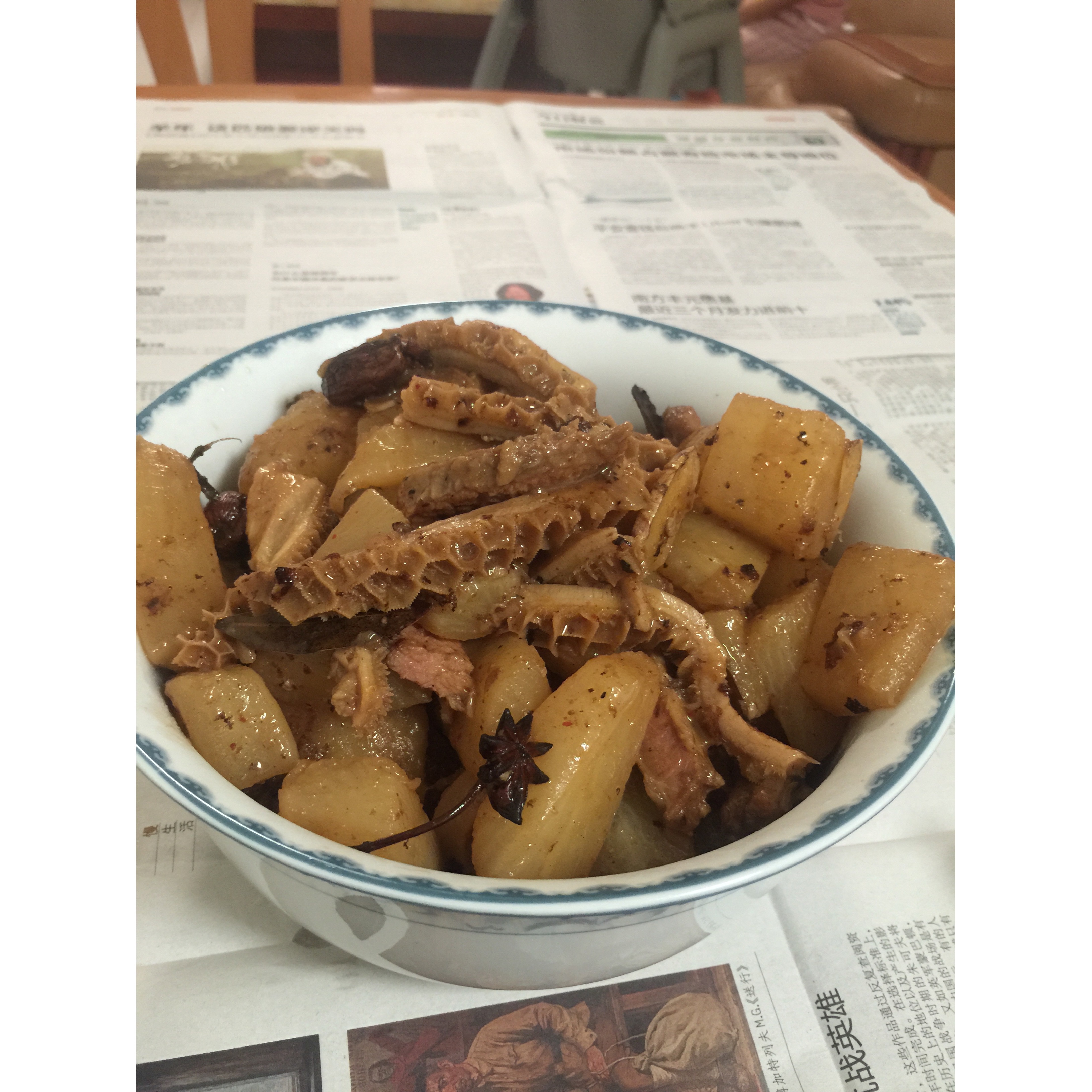 萝卜炖牛蹄筋