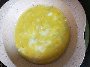 奶酪鸡蛋香蕉饼（辅食）的做法 步骤2