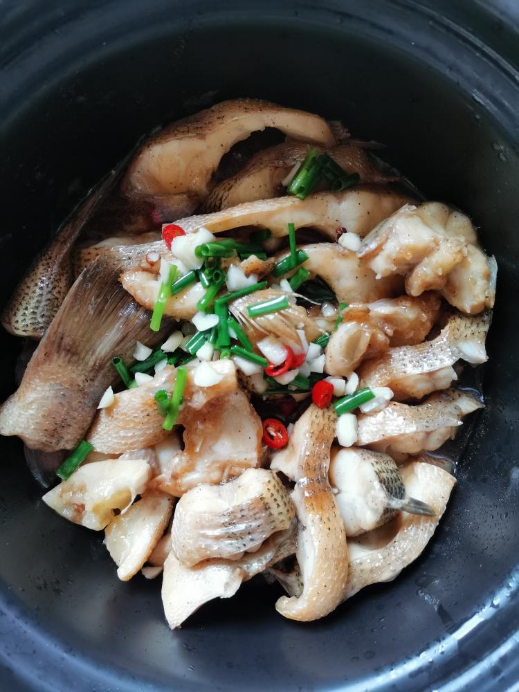 葱香焗鲈鱼