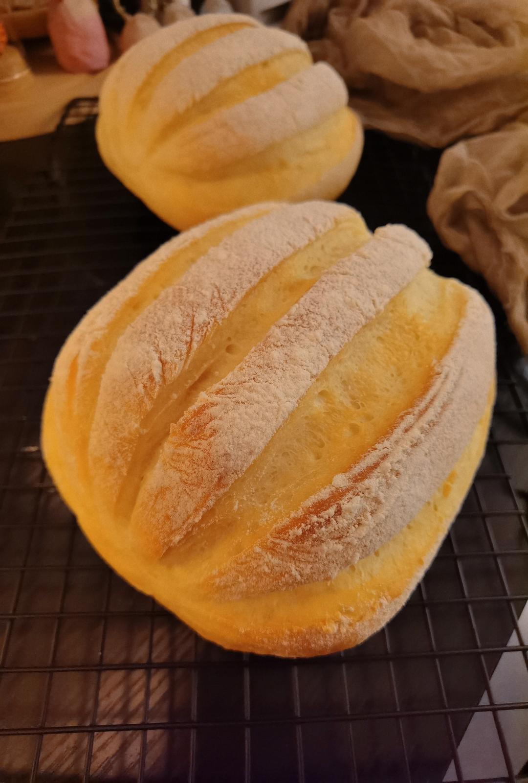 像吃海绵蛋糕的双倍特浓牛奶哈斯