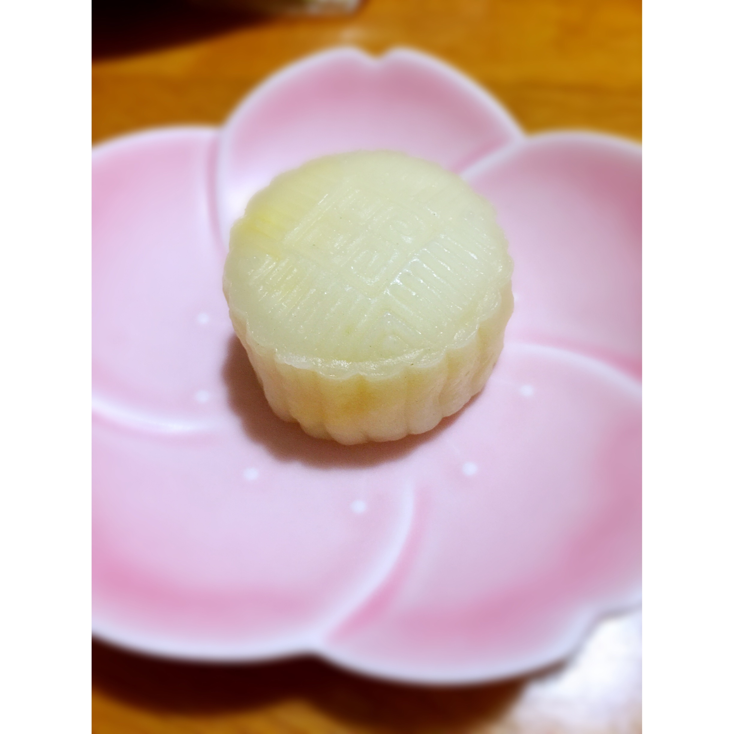 椰香芝士奶黄冰皮月饼