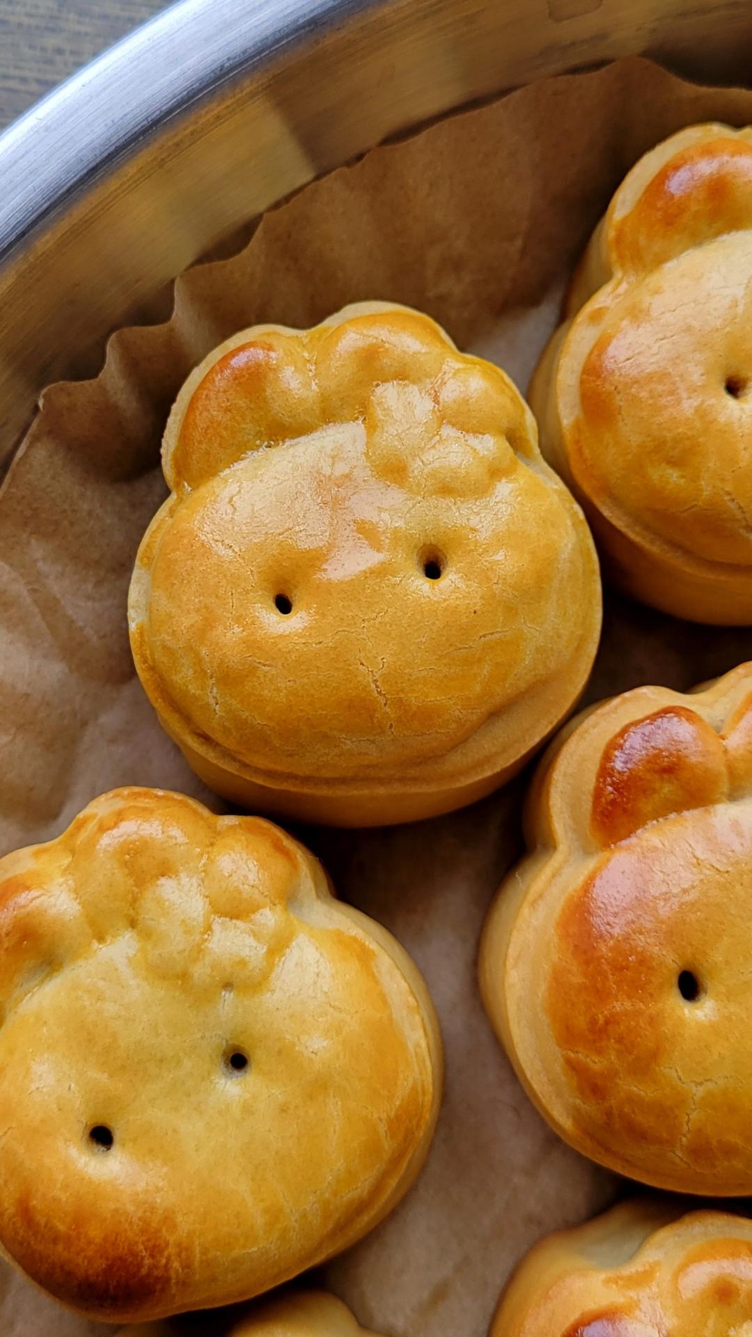 广式月饼—蛋黄莲蓉月饼
