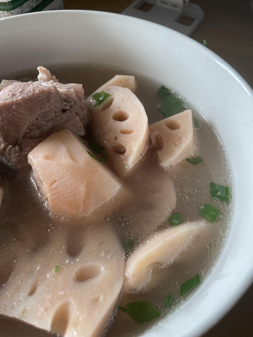 花生莲藕排骨汤