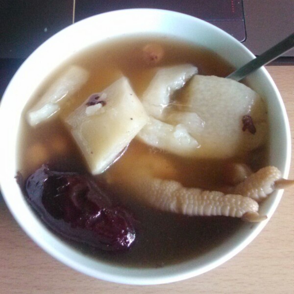 红枣花生煲鸡爪