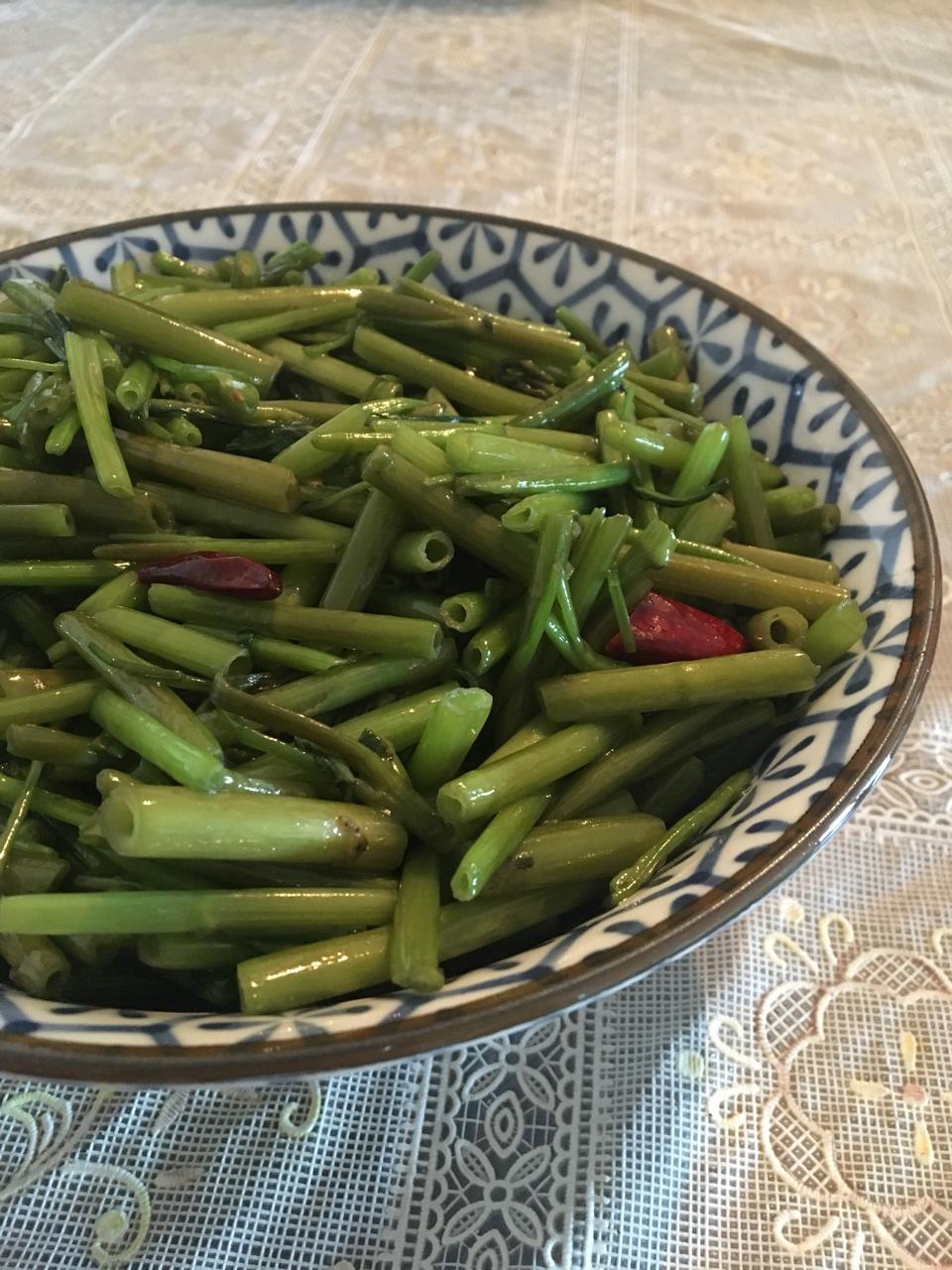 炝炒空心菜（不黑的秘密）