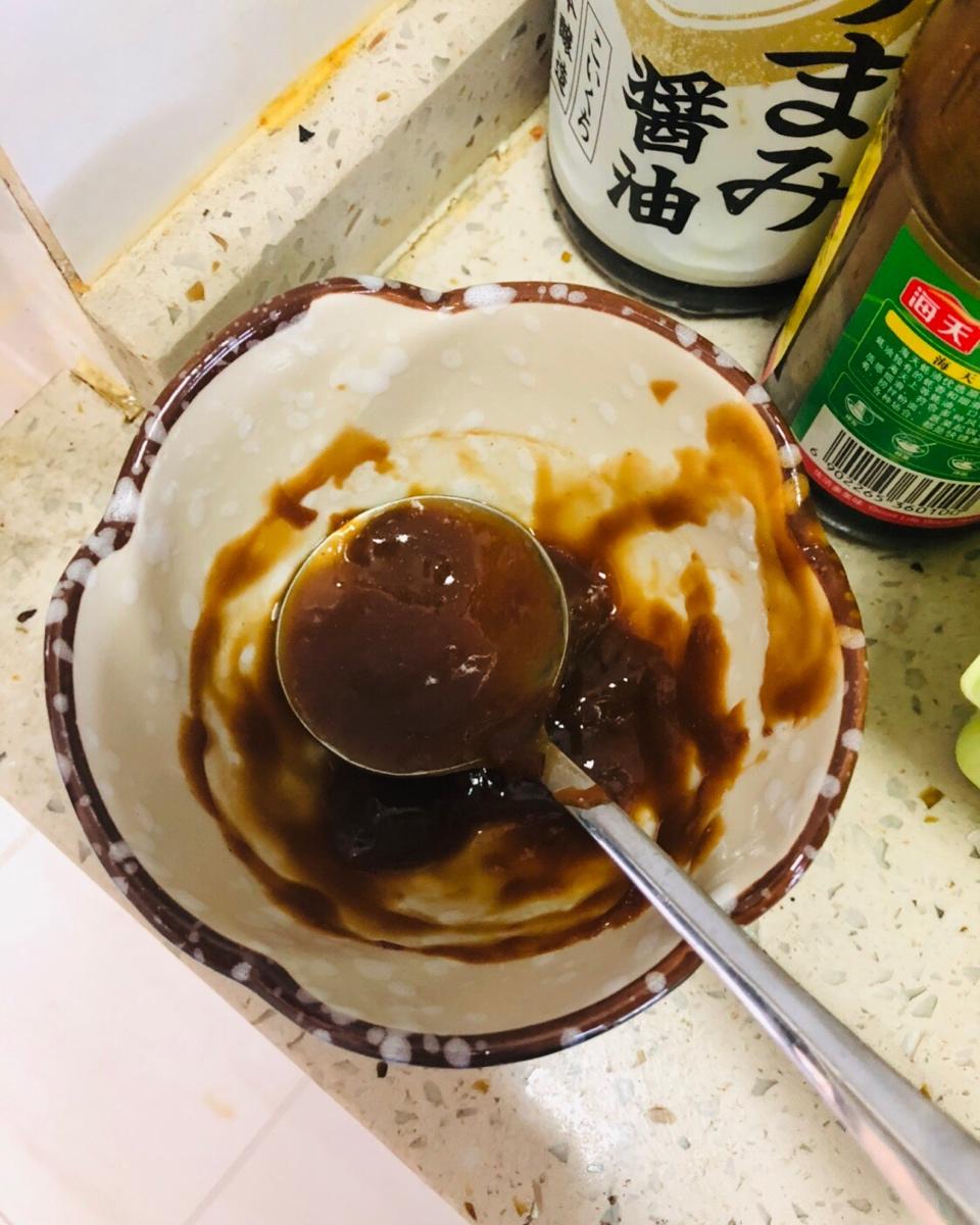 煎饼果子（超详细步骤 甜面酱都是自制的）