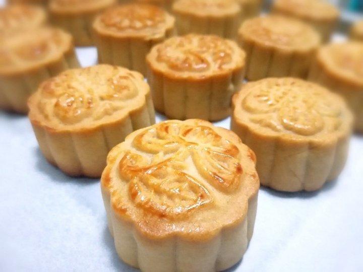广式月饼－－蛋黄豆沙月饼