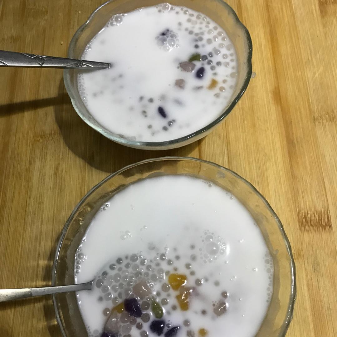 《Tinrry下午茶》教你做丸子椰汁西米露