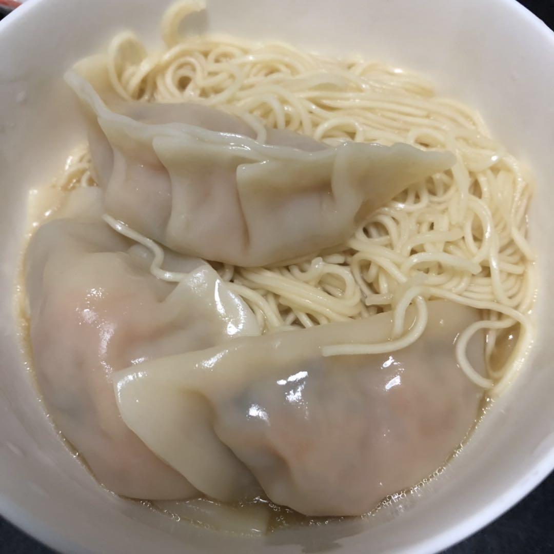 香菇胡萝卜猪肉饺子