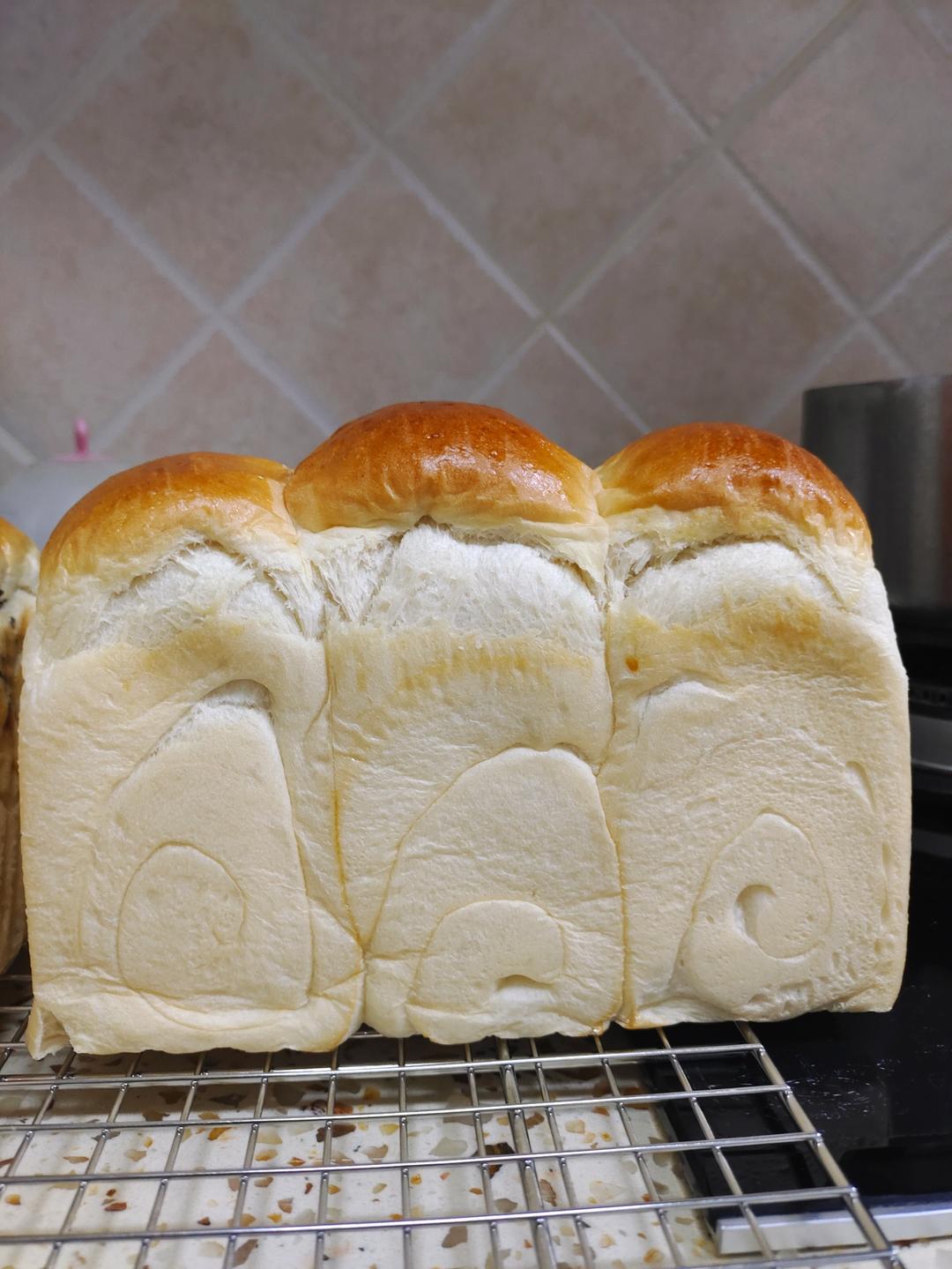 软到拿不起来的生吐司