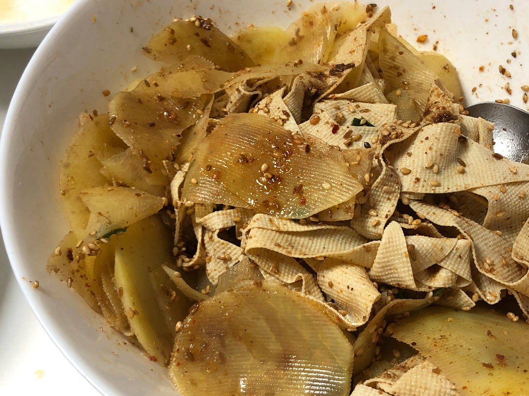 超好吃麻辣土豆片（凉拌）