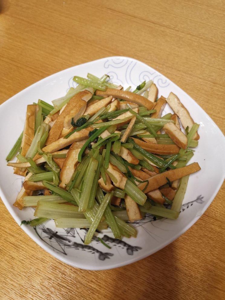 芹菜炒香干