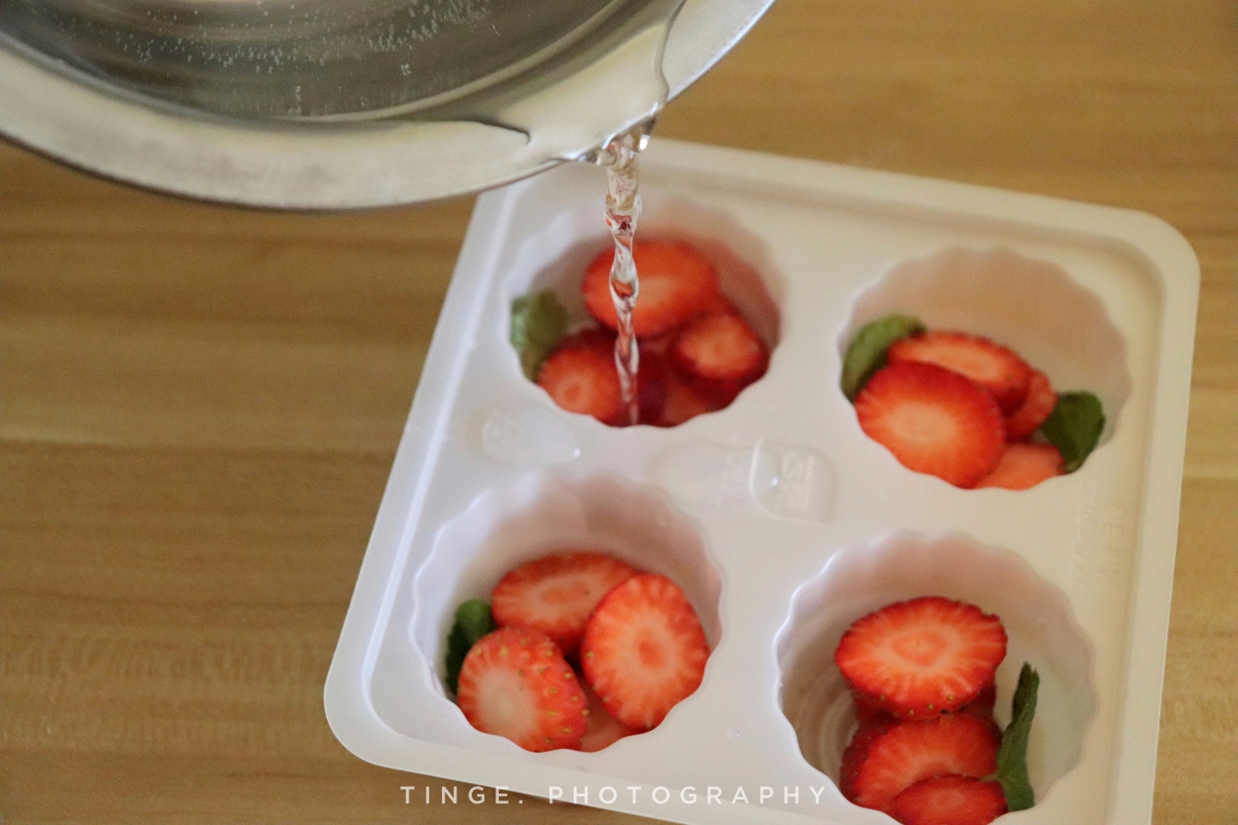 低卡薄荷草莓果冻——爱乐甜零卡糖的做法 步骤4