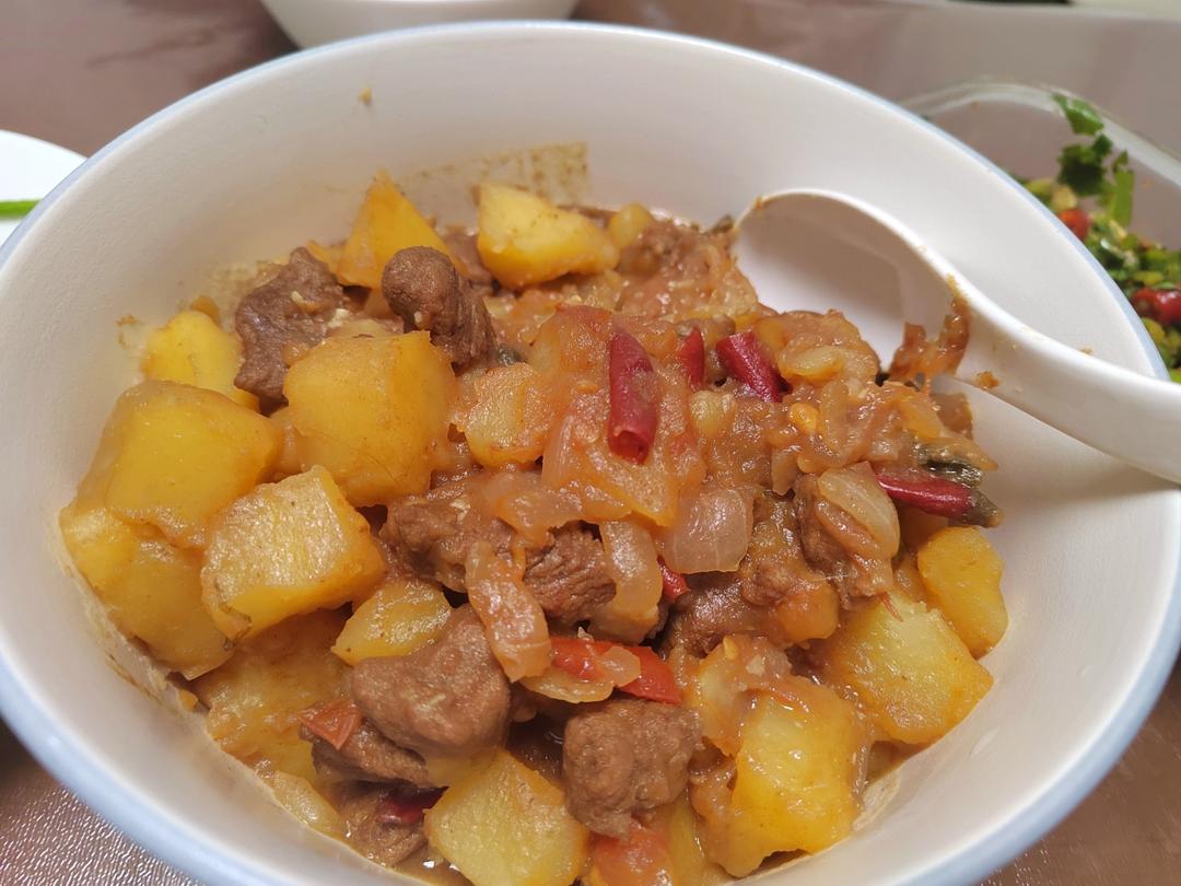 红烧牛肉土豆 （独家秘制）
