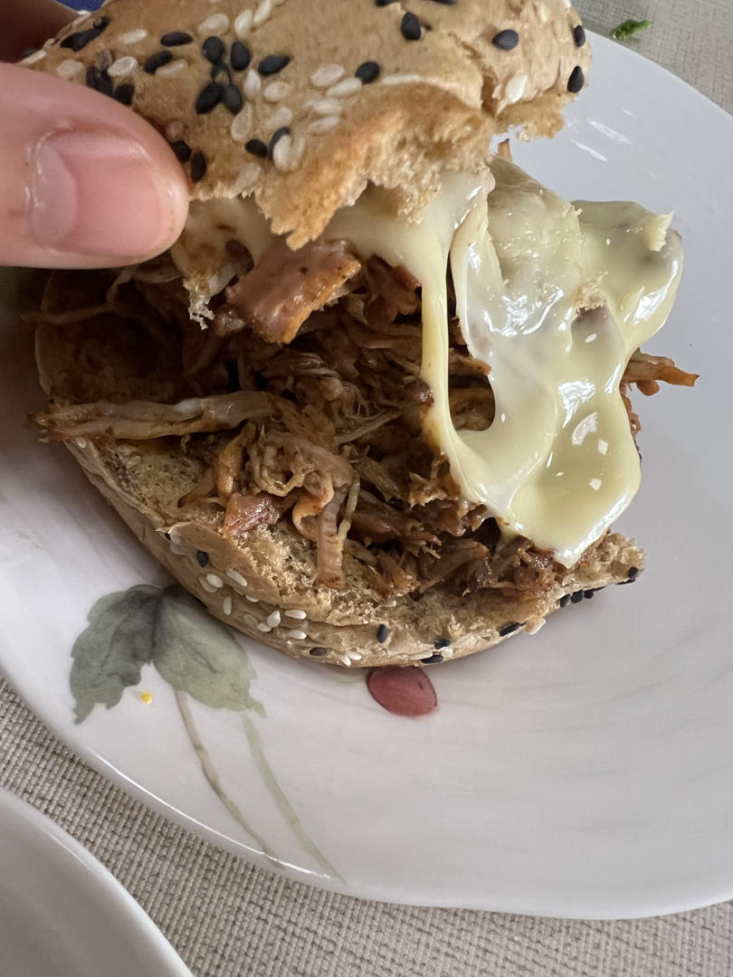 美式烧烤酱手撕猪肉三明治BBQ Pulled Pork Sandwich软嫩多汁 铸铁锅烤箱版