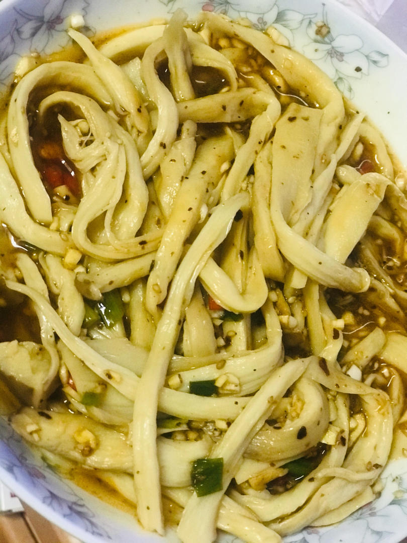 比肉还好吃的【手撕凉拌杏鲍菇】，上桌扫光光