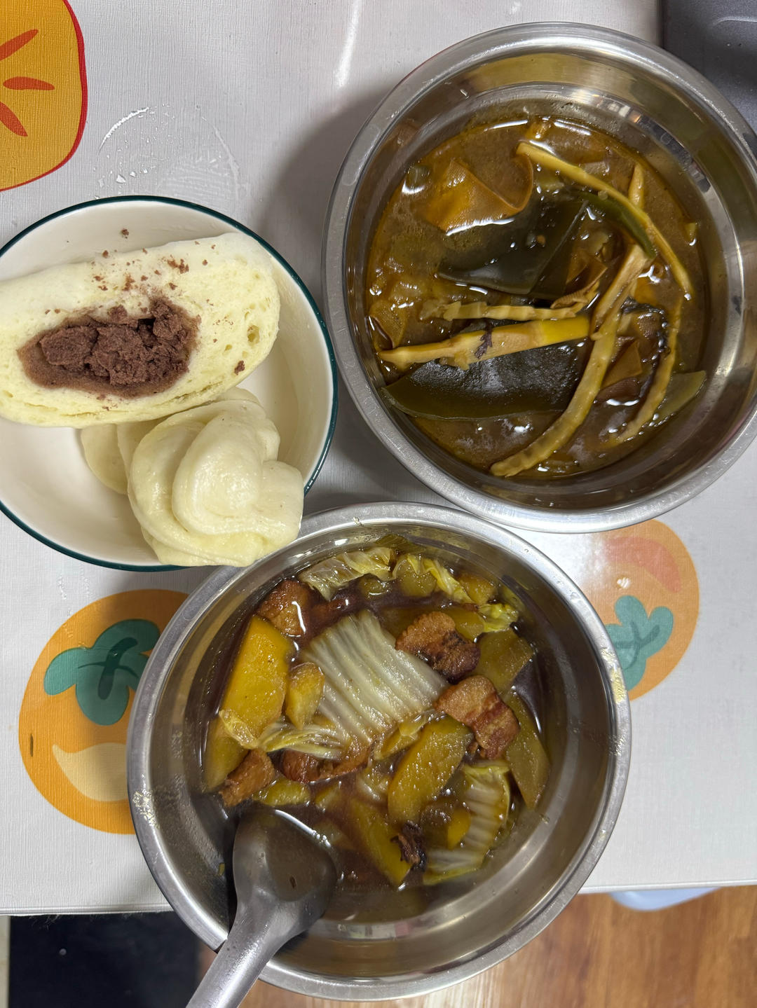 养猪场今日份的猪饲料