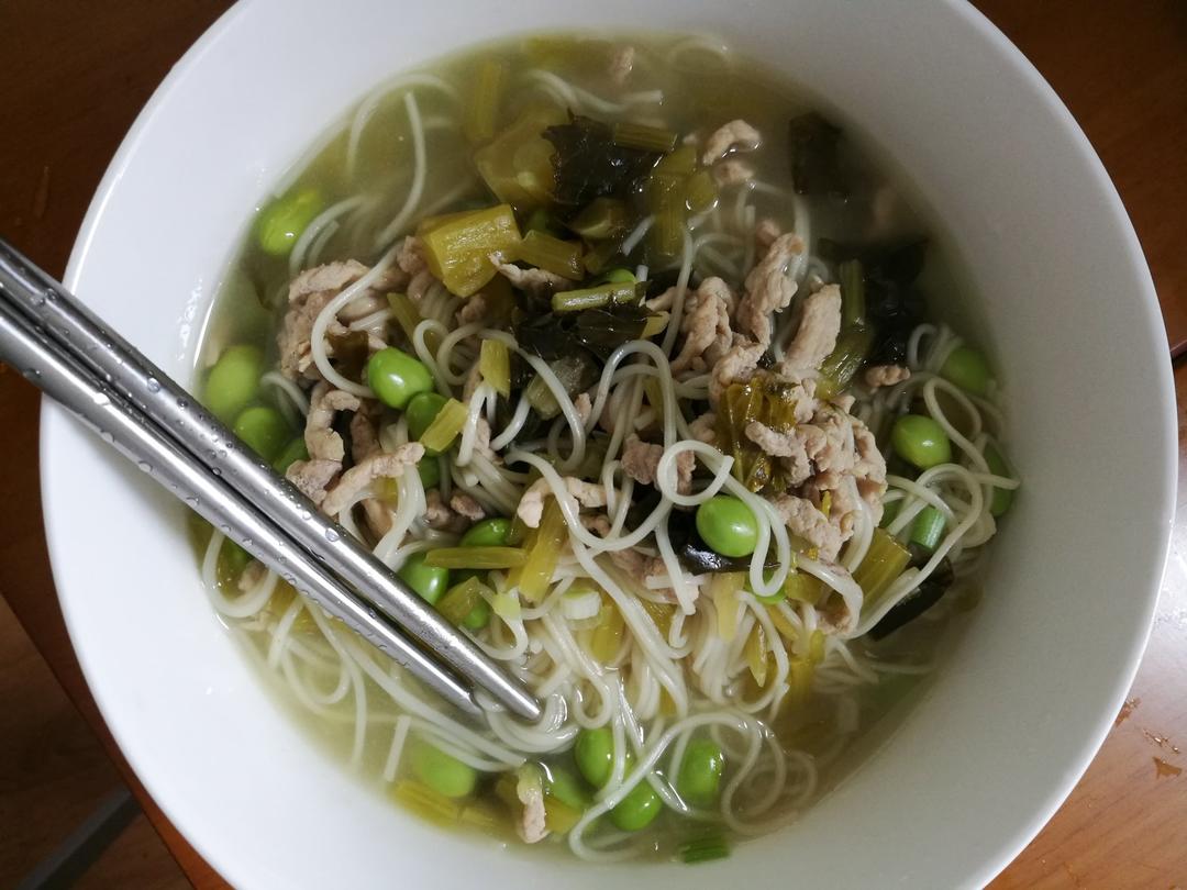 咸菜肉丝炒毛豆