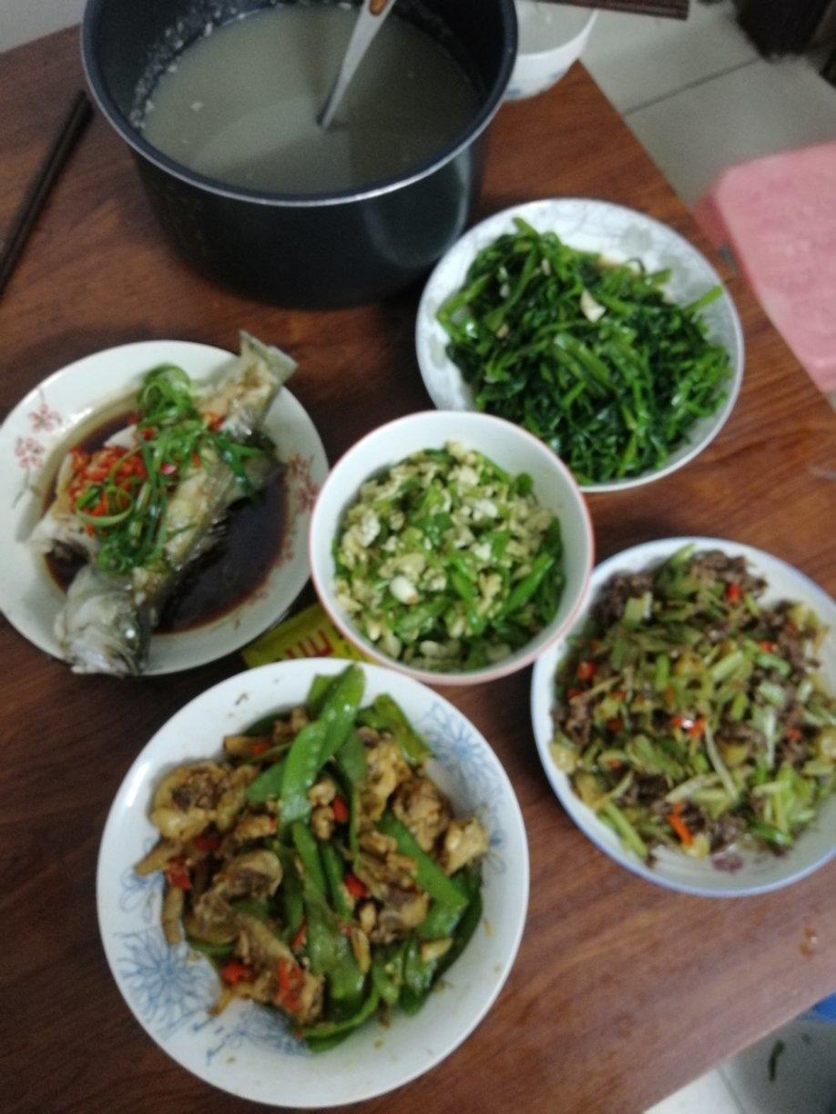 鸡肉炒荷兰豆
