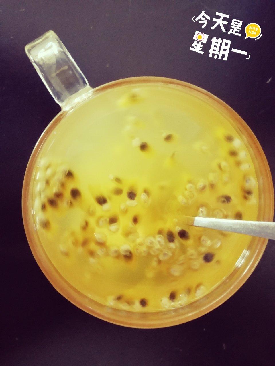 百香果的朴素吃法（百香果汁）