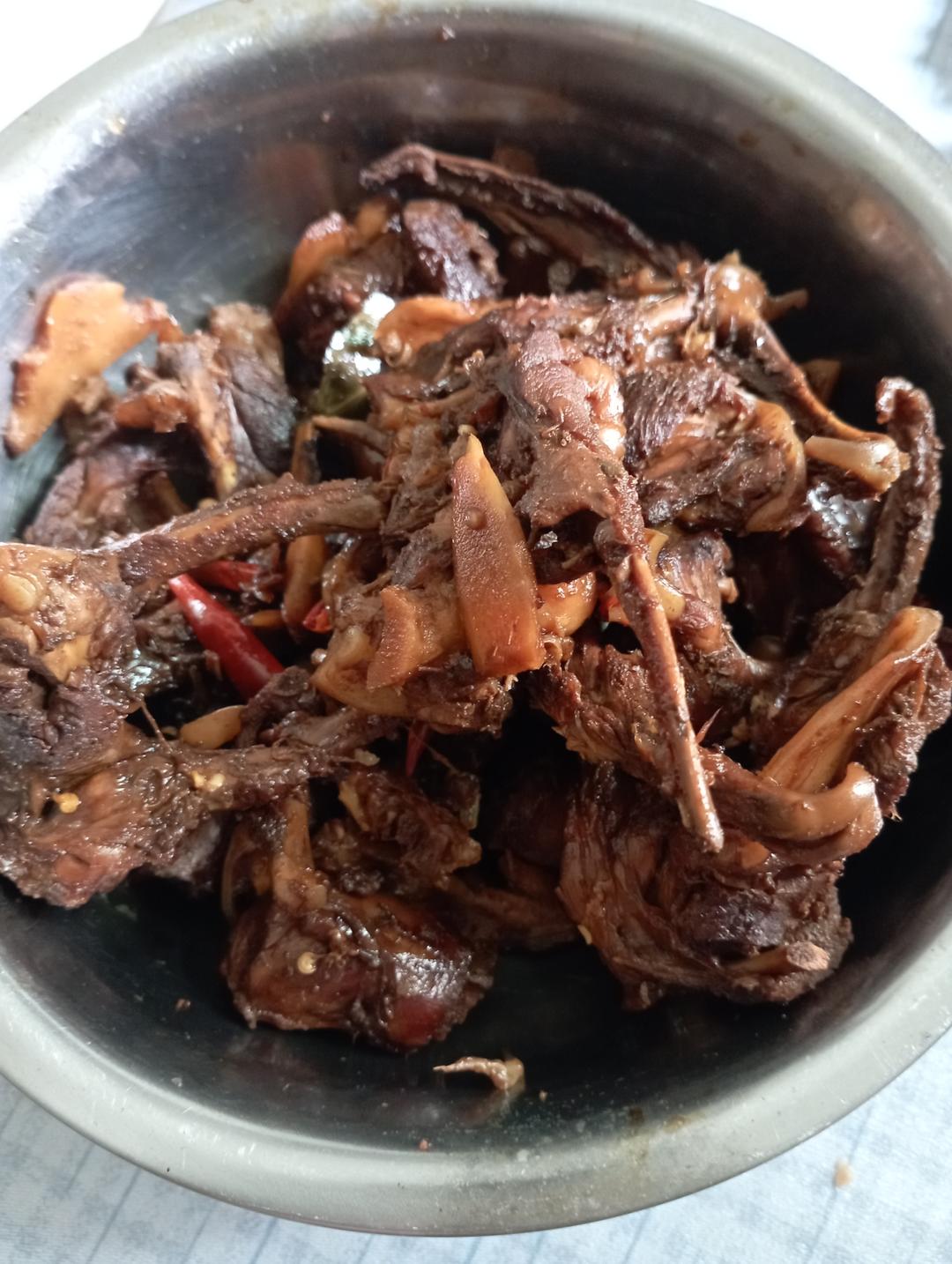 麻辣鸭锁骨（不输周黑鸭）