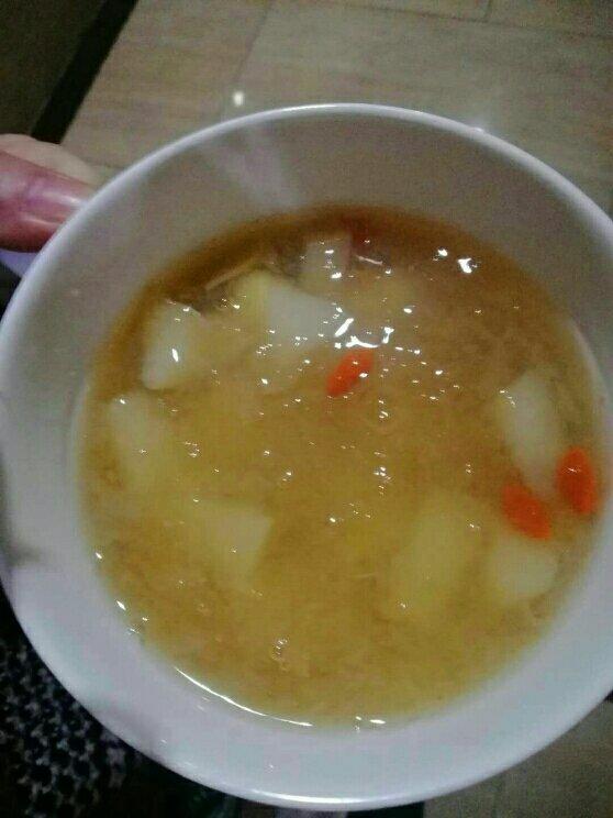 冰糖雪梨银耳汤