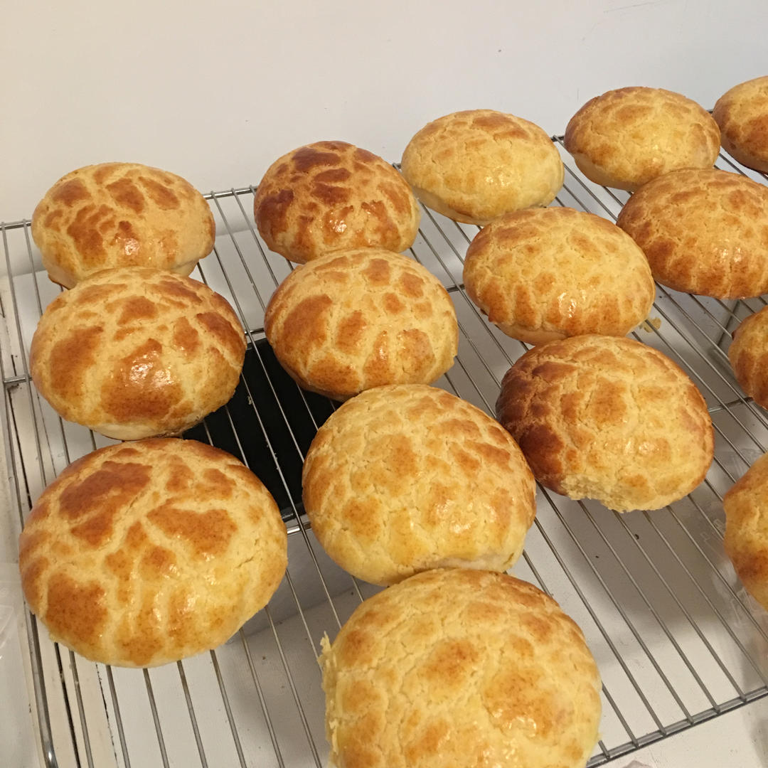 冷了依然酥香的菠萝包