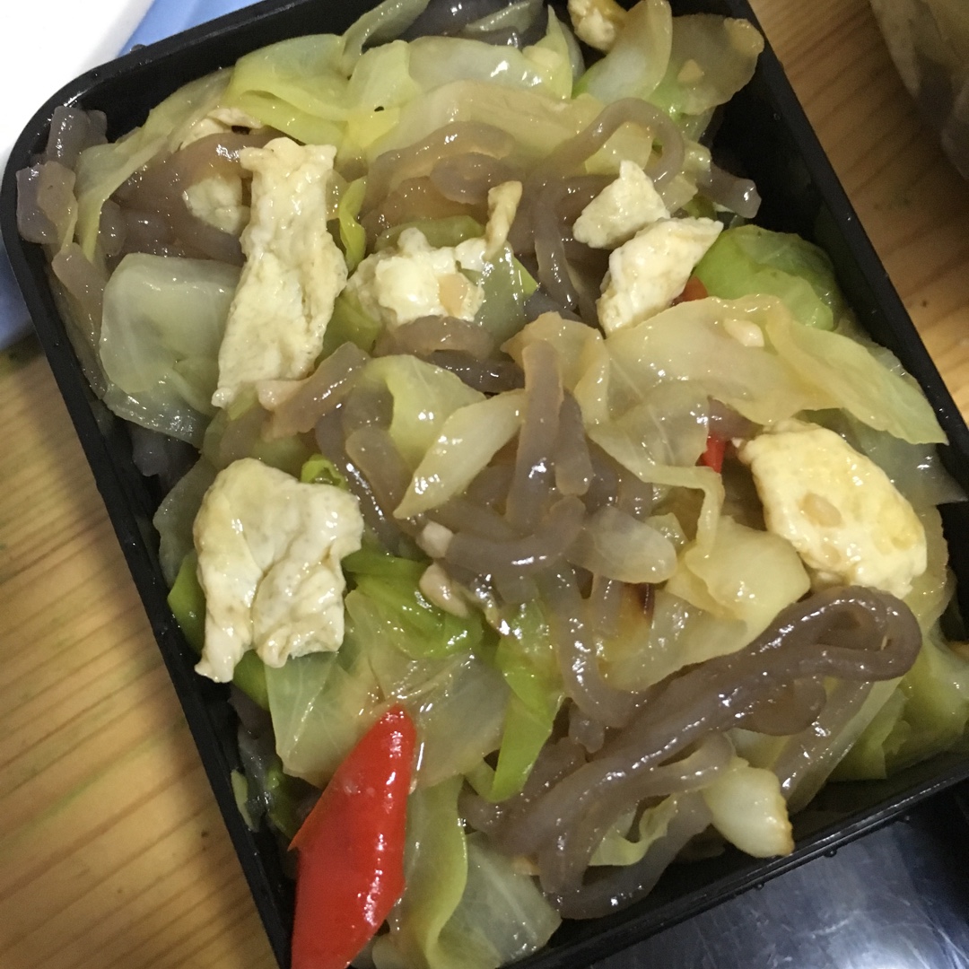 包菜粉丝炒鸡蛋