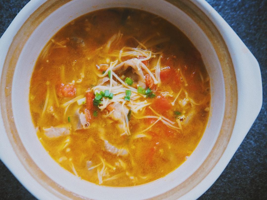 番茄金针菇肥牛㊙酸爽过瘾❗️