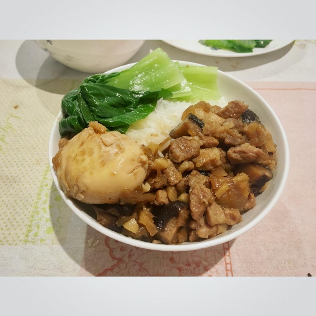洋葱酥卤肉饭