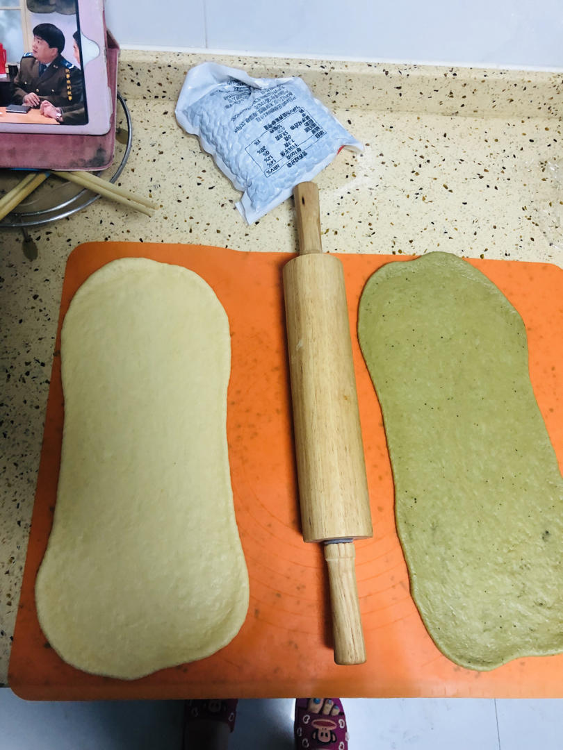 清香柔软的抹茶红豆吐司