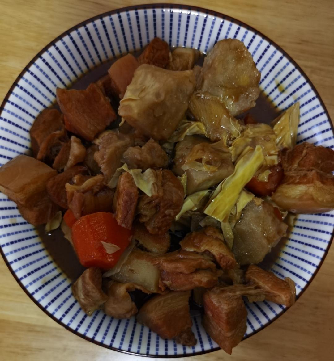 新手易做！好吃到舔盘的红烧肉香糯不腻