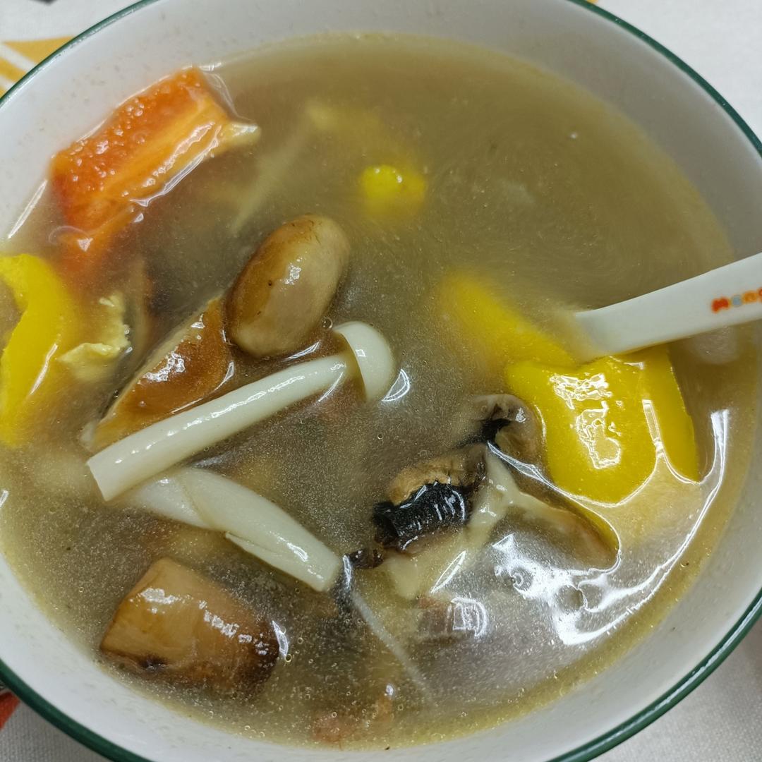 鲜掉眉毛口蘑汤