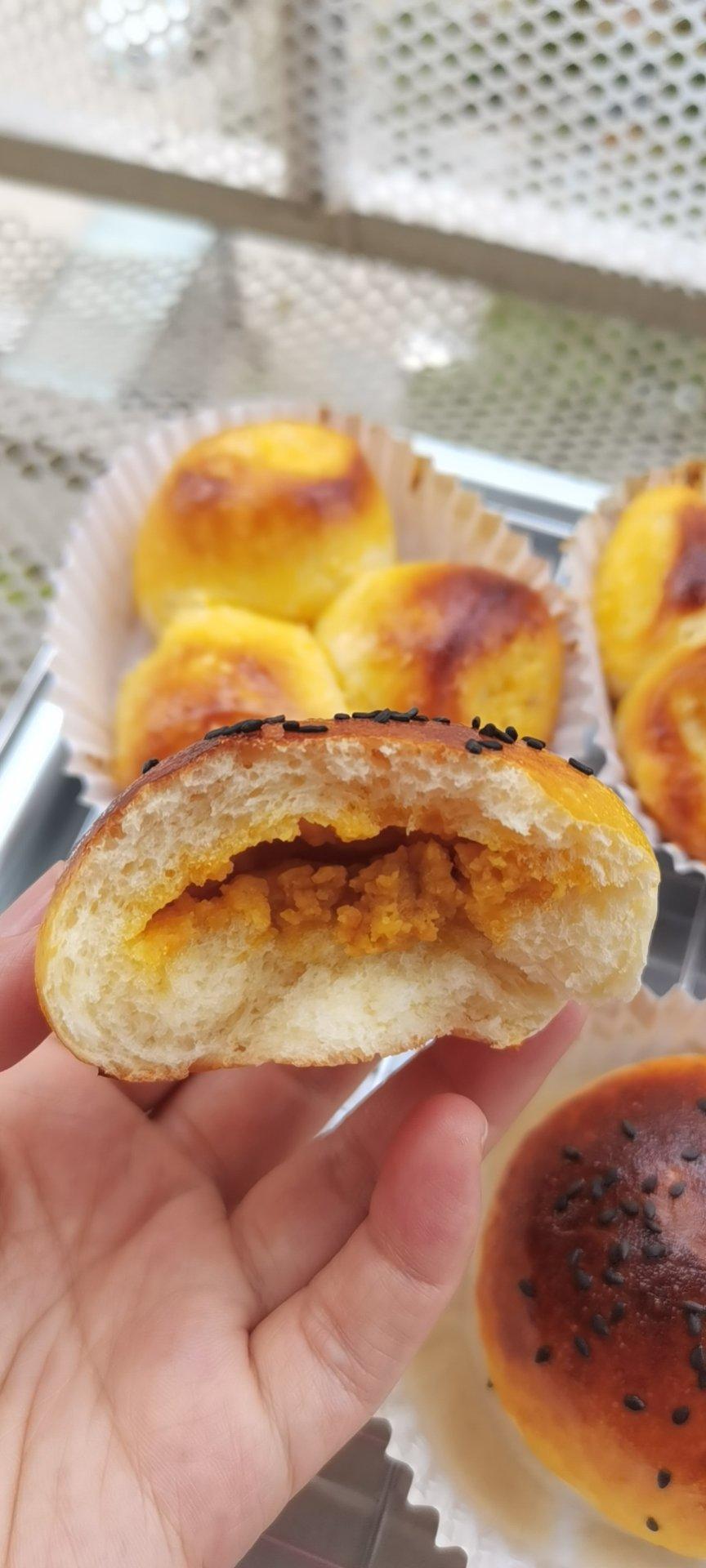 咸鸭蛋黄奶酥夹心面包