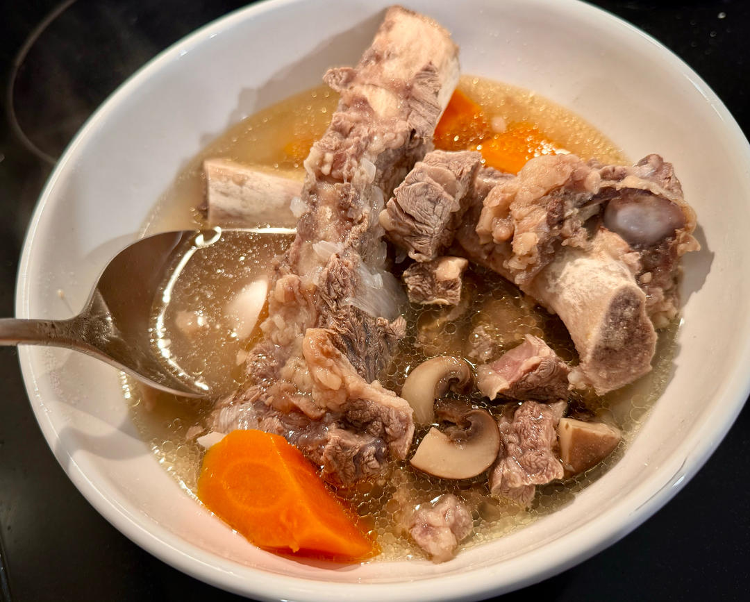 牛仔骨胡萝卜清汤