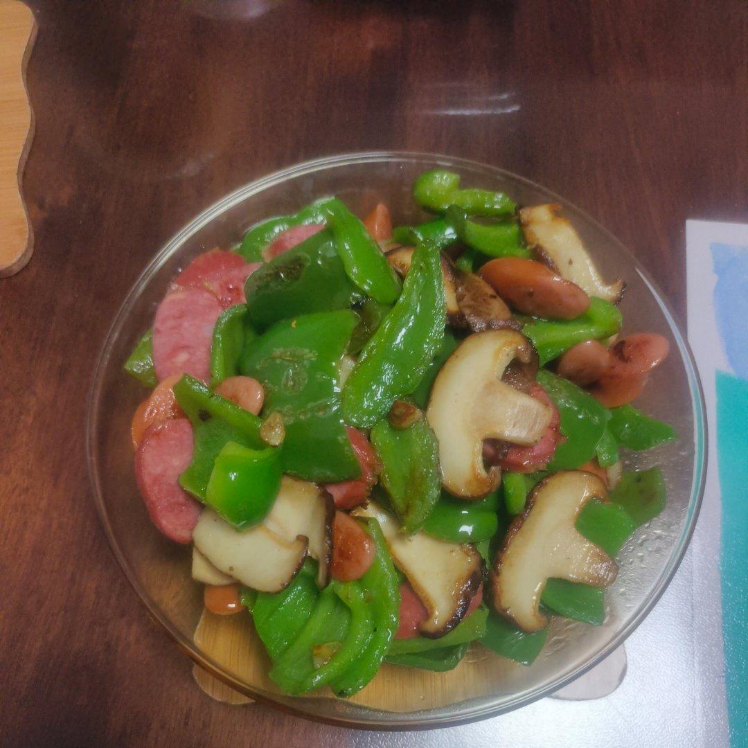 青椒炒香菇（素菜经典）
