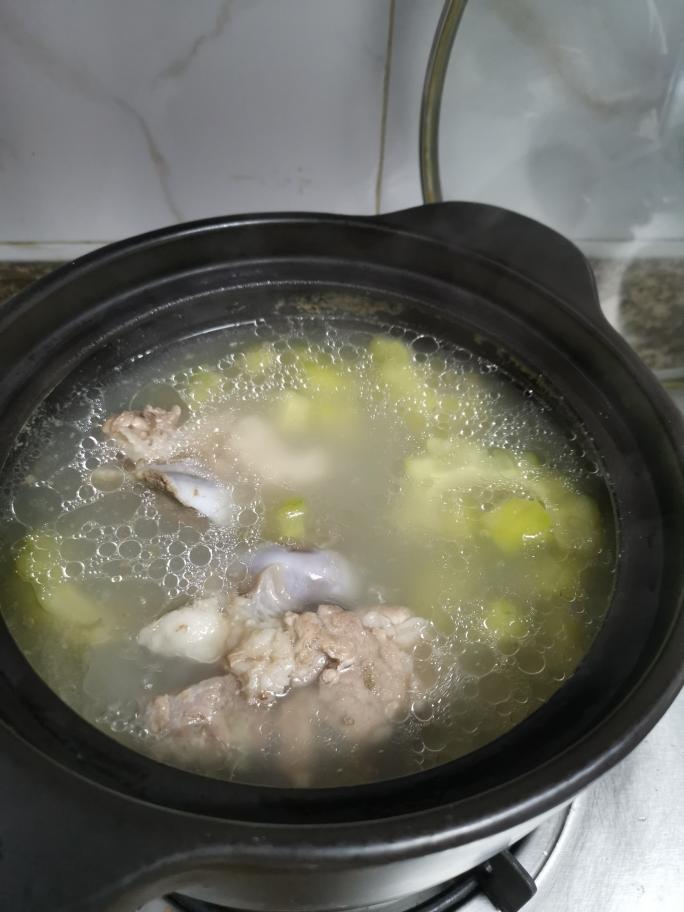 猪骨苦瓜汤的做法