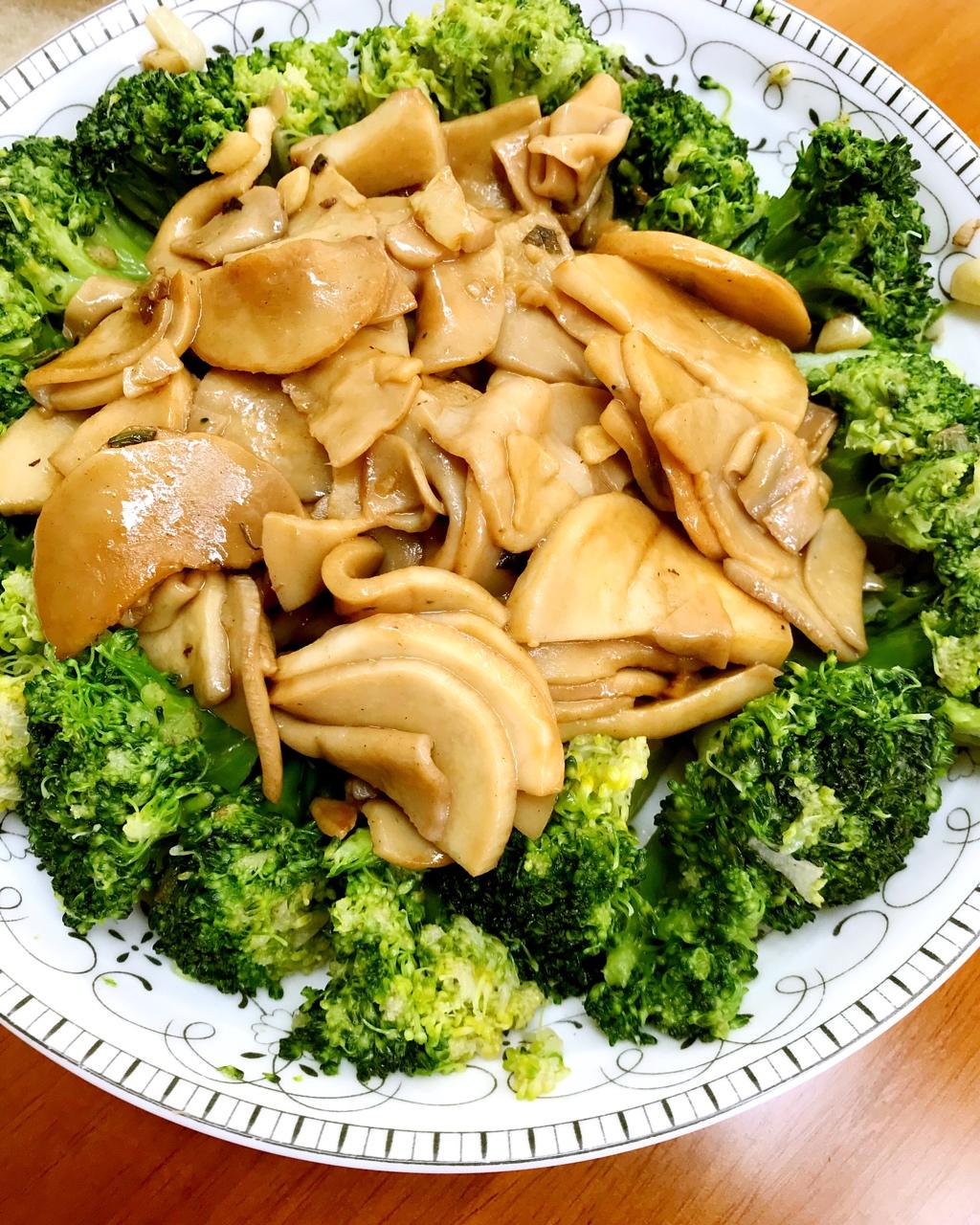 杏鲍菇扣西兰花